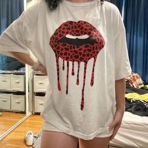 Oversized SHEIN tee